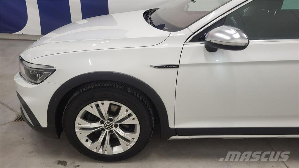 Volkswagen Passat 汽車