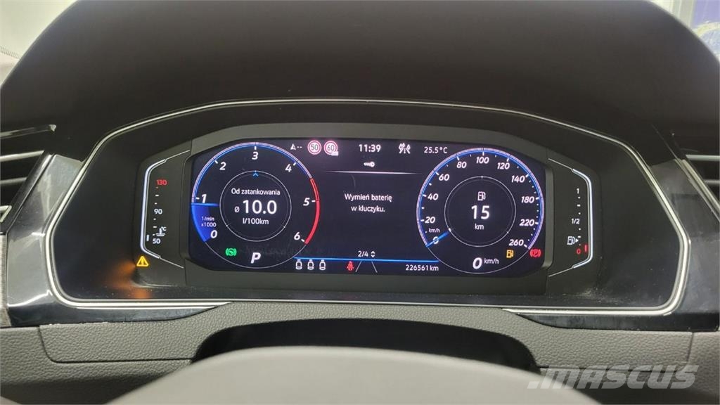 Volkswagen Passat 汽車