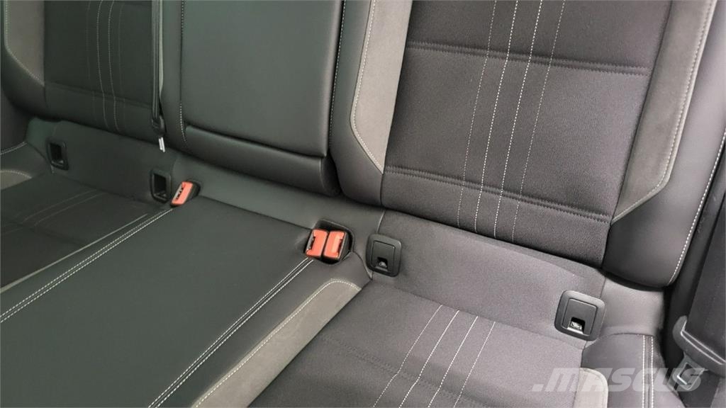 Volkswagen Passat 汽車