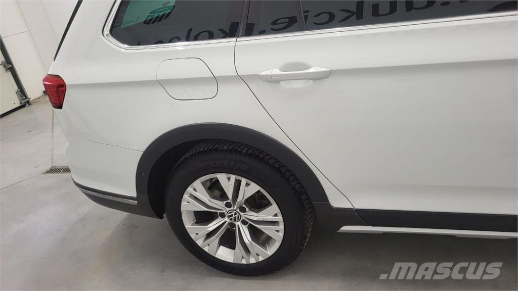 Volkswagen Passat 汽車