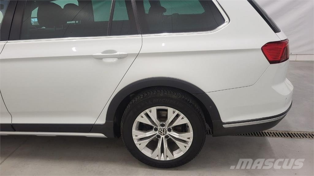 Volkswagen Passat 汽車