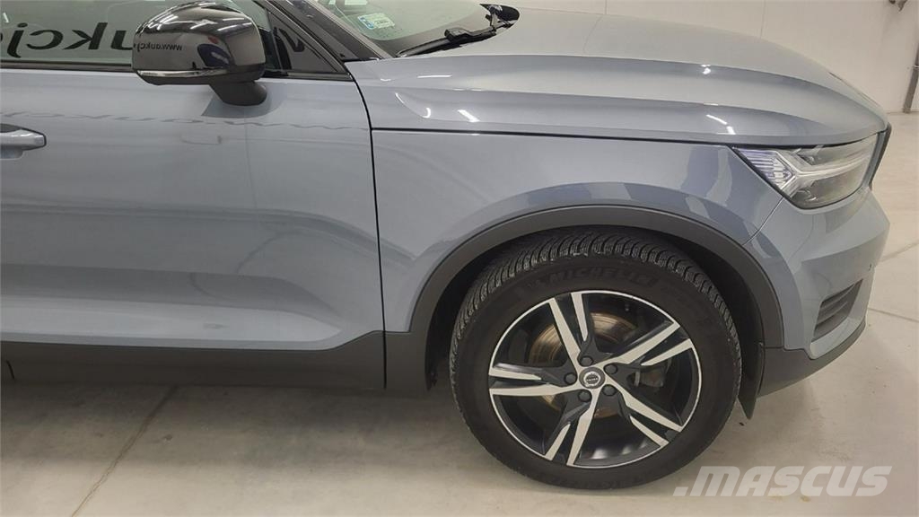 Volvo XC 40 Carros