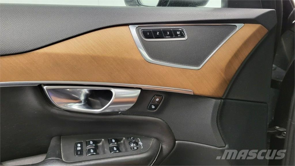 Volvo XC 90 سيارات
