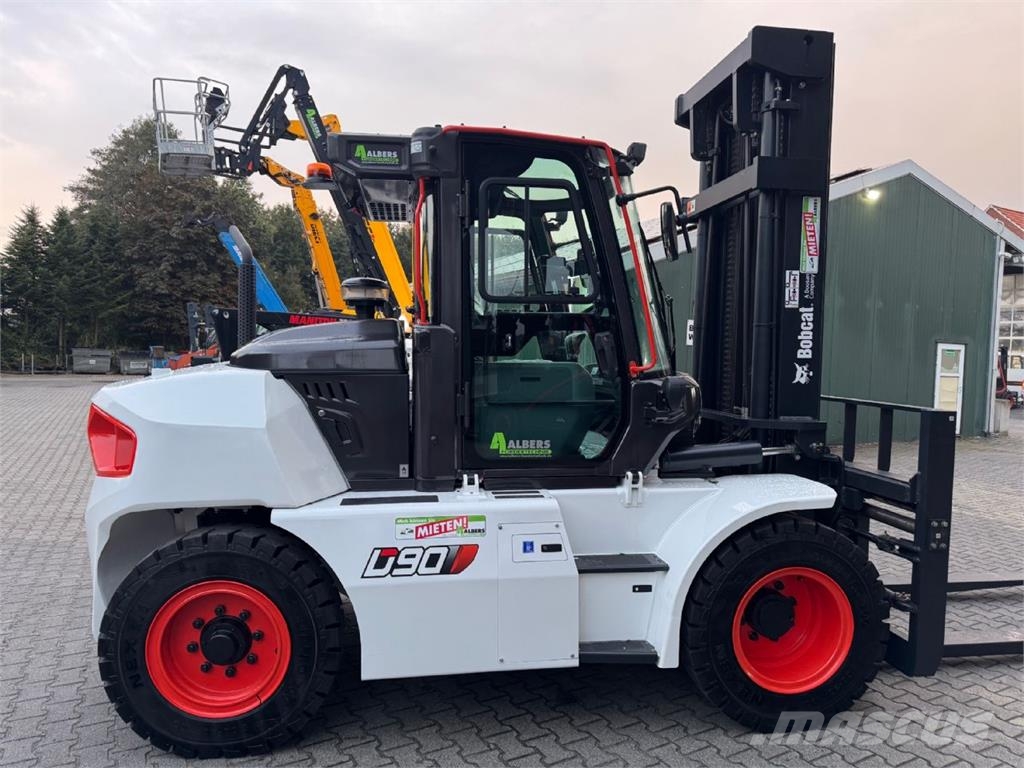 Bobcat D 90 S 9 شاحنات الديزل