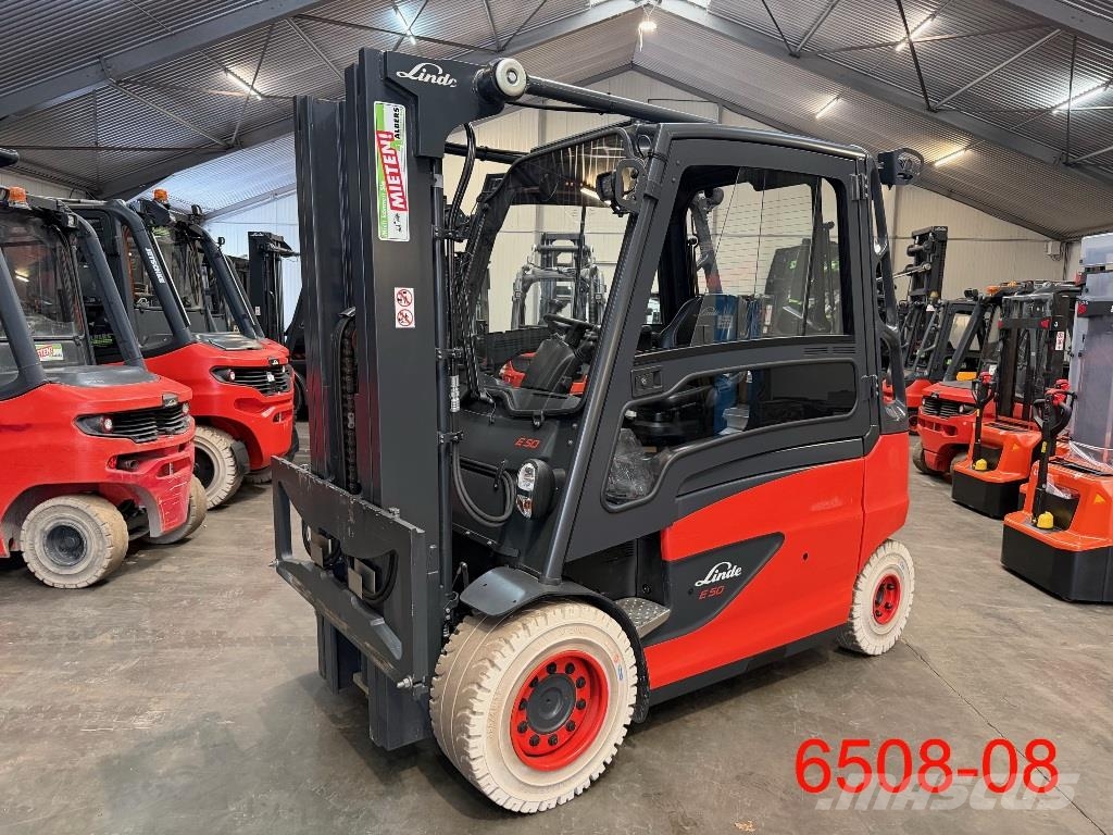 Linde E 50 HL 01 شاحنات ذات رافعات شوكية تعمل بالكهرباء