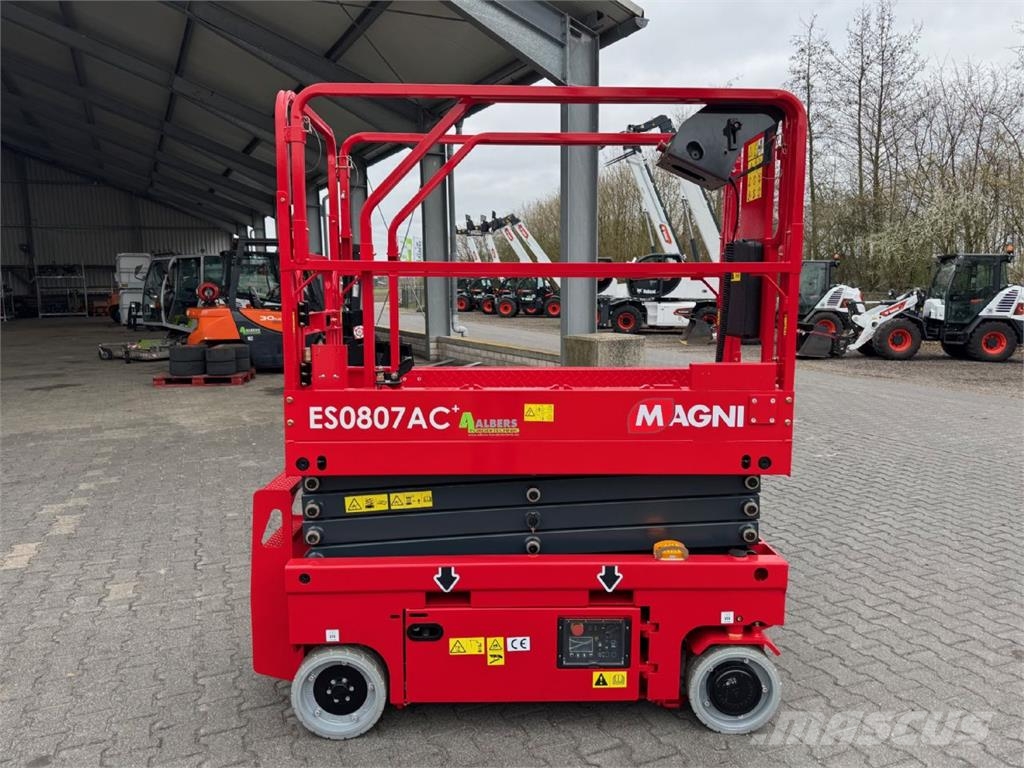 Magni ES 0807 AC + Scheren-Arbeitsbühnen