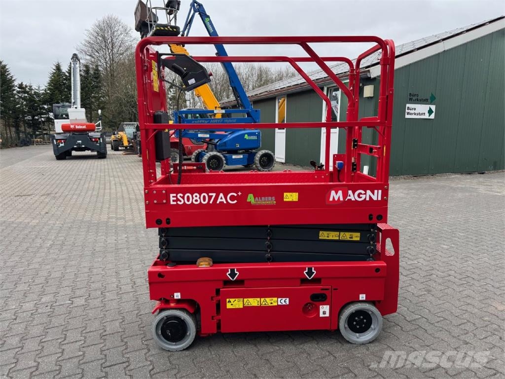 Magni ES 0807 AC + Scheren-Arbeitsbühnen