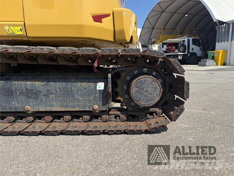 CAT 305CR 小型挖掘机
