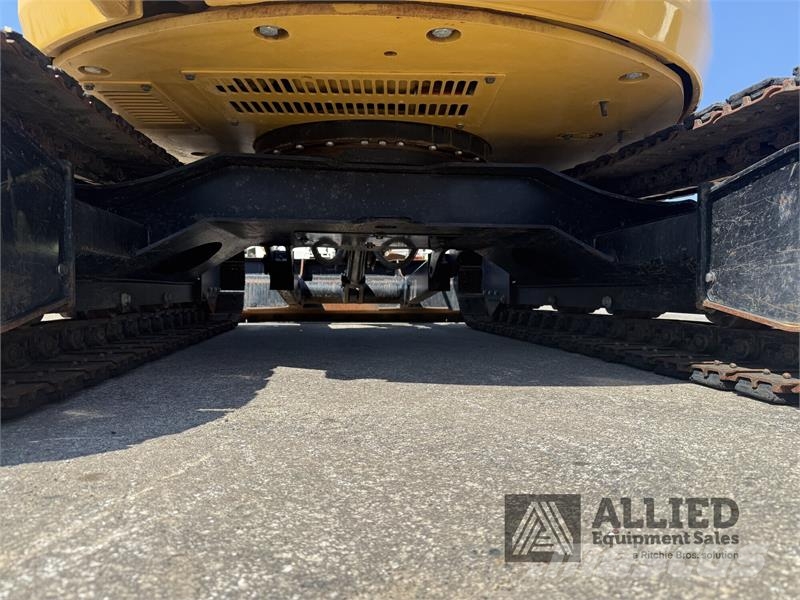 CAT 305CR 小型挖掘机