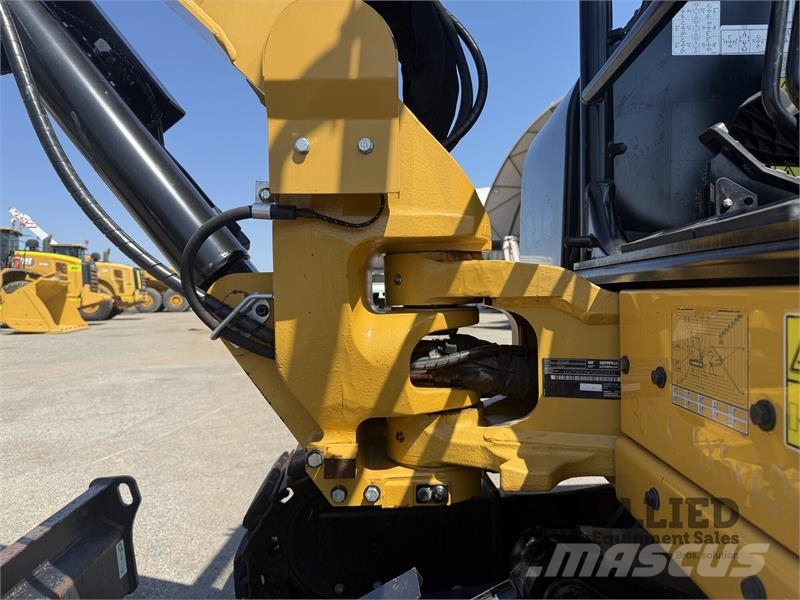 CAT 305CR 小型挖掘机