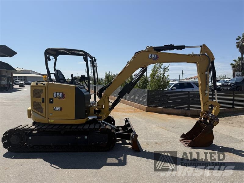 CAT 305CR 小型挖掘机
