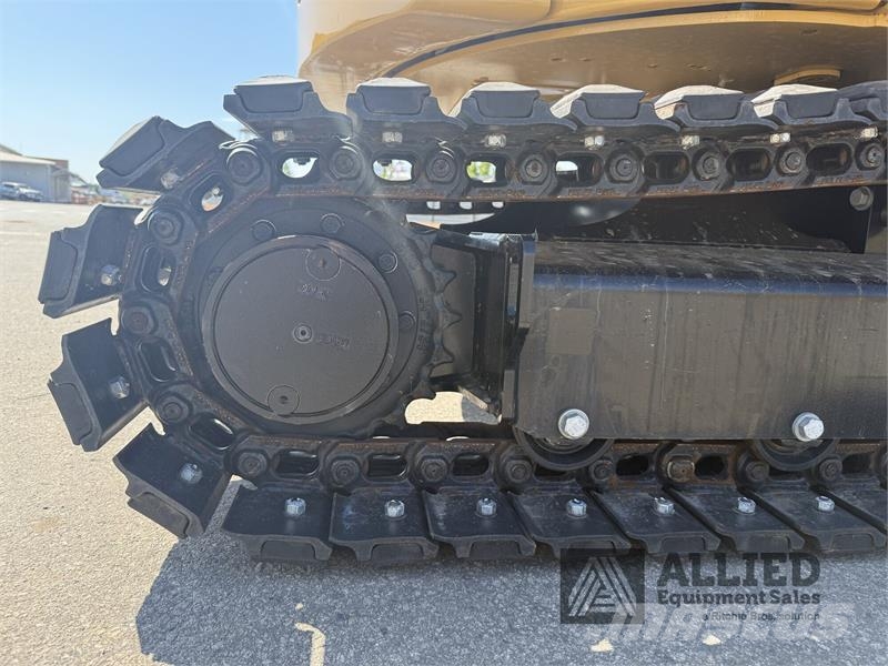 CAT 305CR 小型挖掘机