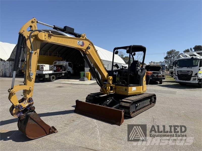 CAT 305CR 小型挖掘机