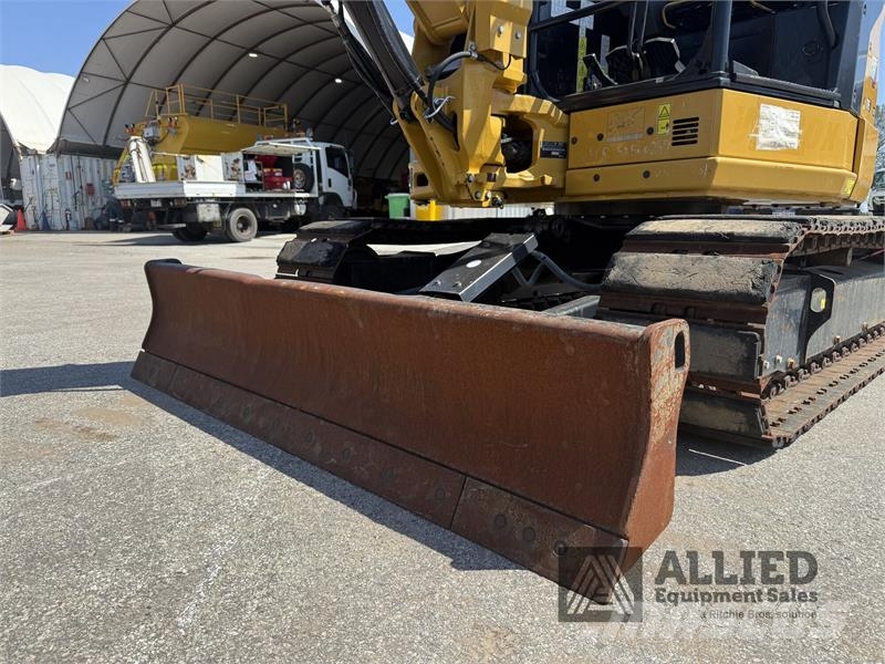 CAT 305CR 小型挖掘机