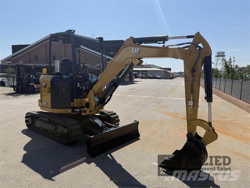 CAT 305CR 小型挖掘机