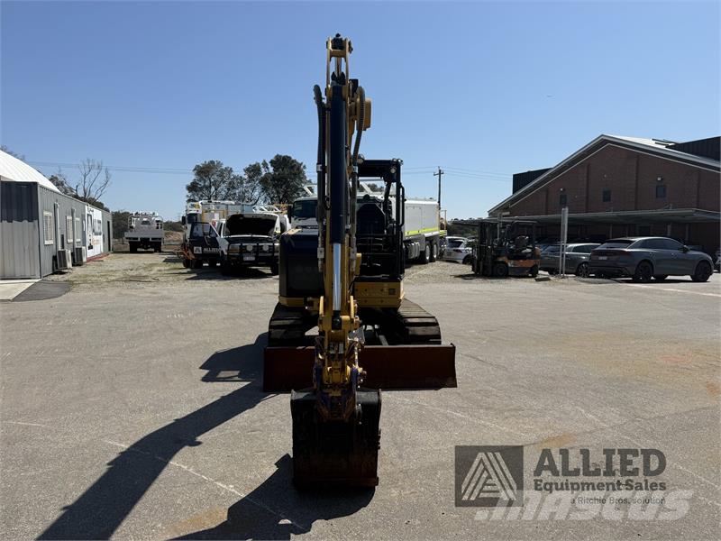 CAT 305CR 小型挖掘机