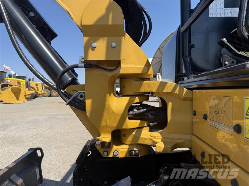 CAT 305CR 小型挖掘机