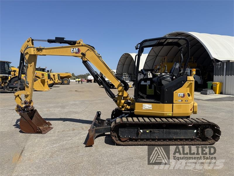 CAT 305CR 小型挖掘机