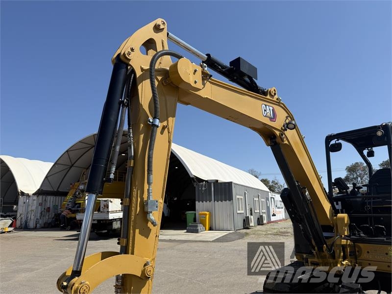 CAT 305CR 小型挖掘机