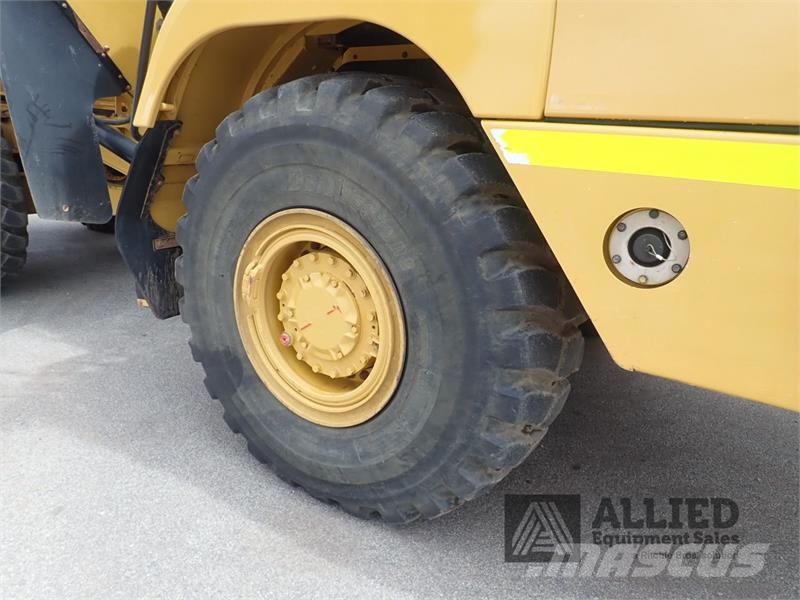 CAT 725 Tombereau articulé
