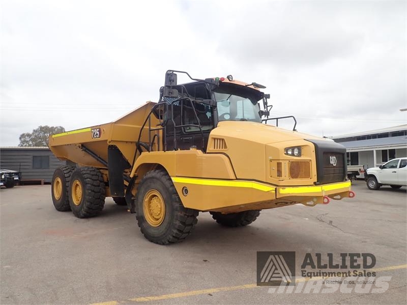 CAT 725 Tombereau articulé