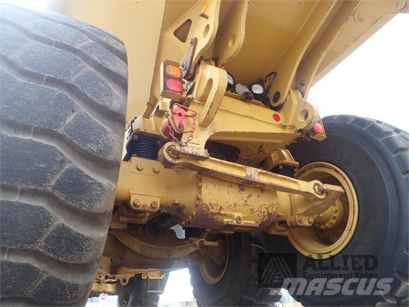 CAT 725 Tombereau articulé