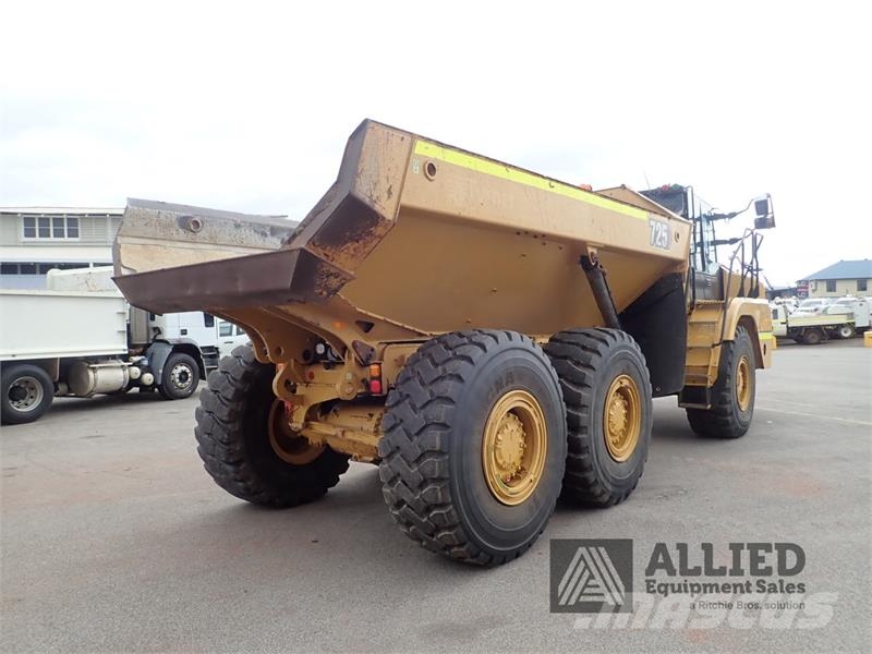 CAT 725 Tombereau articulé