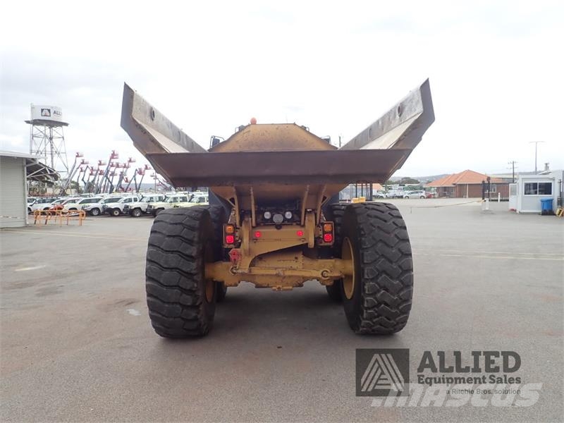 CAT 725 Articulated Haulers