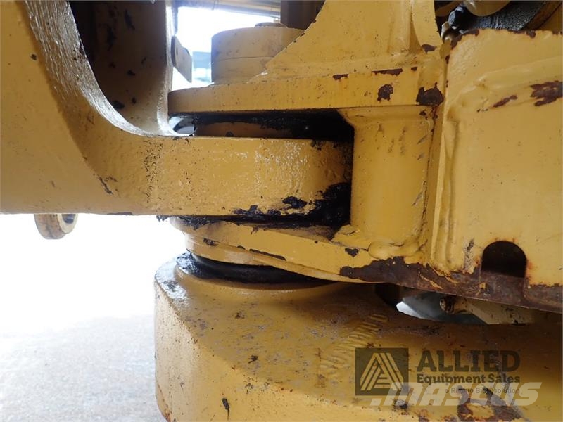 CAT 725 Articulated Haulers