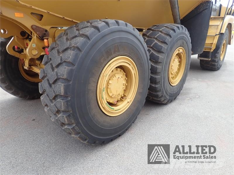 CAT 725 Articulated Haulers