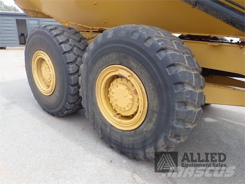 CAT 725 Articulated Haulers