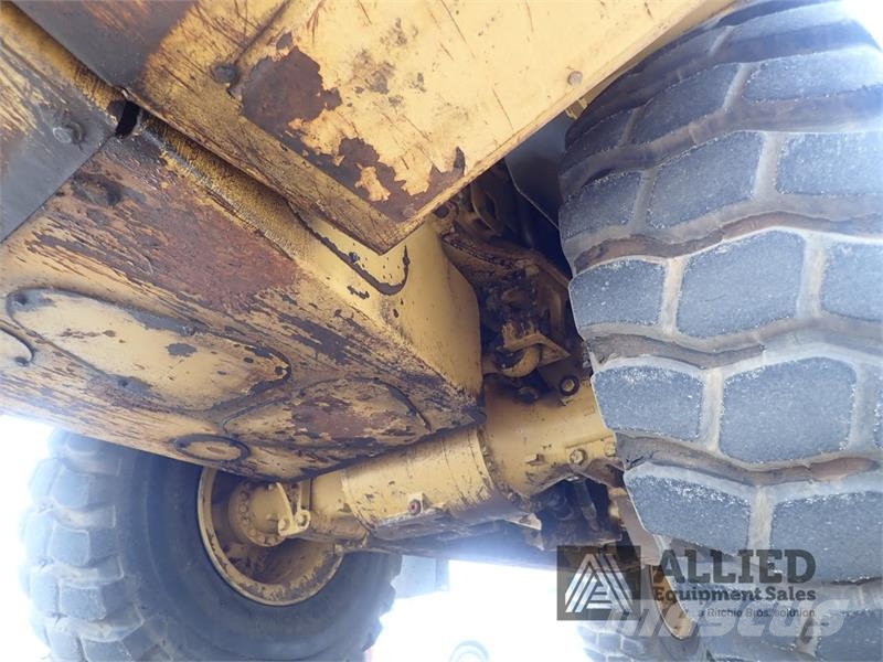 CAT 725 Tombereau articulé