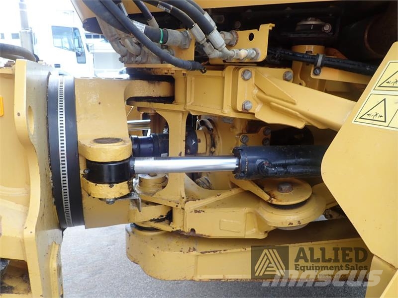 CAT 725 Tombereau articulé
