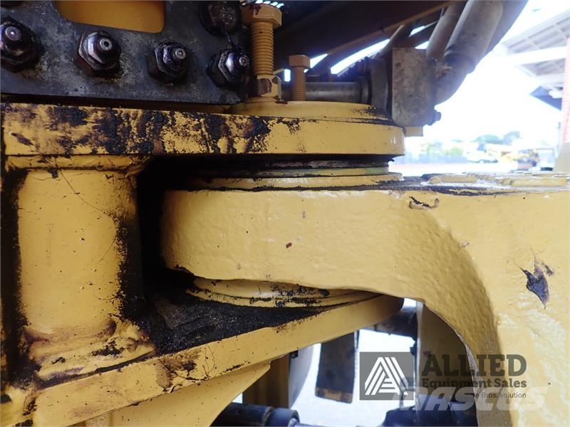 CAT 725 Articulated Haulers