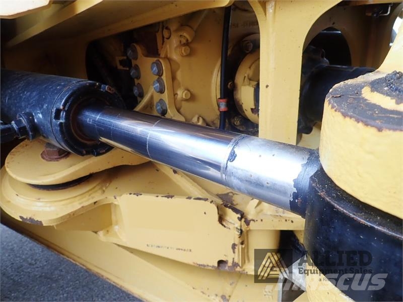 CAT 725 Articulated Haulers