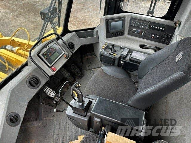 CAT 990K Φορτωτές με λάστιχα (Τροχοφόροι)