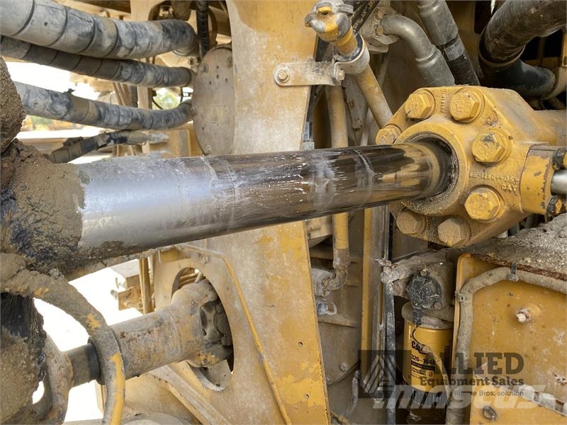 CAT 990K Фронтальні навантажувачі