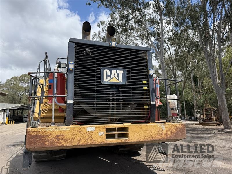 CAT 990K Kolesni nakladalci
