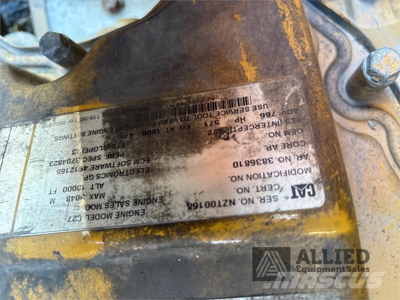 CAT 990K Kolesni nakladalci