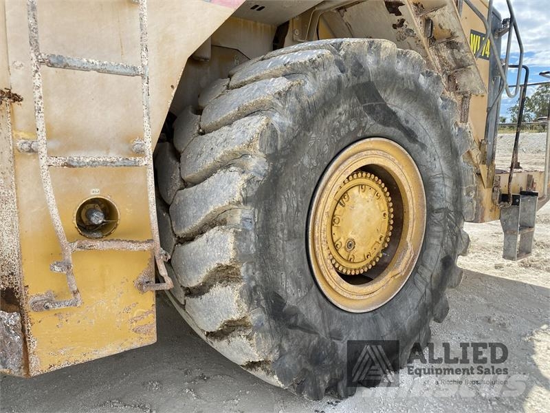 CAT 990K Фронтальні навантажувачі