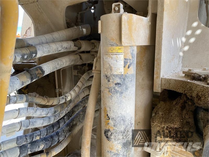 CAT 990K Фронтальні навантажувачі