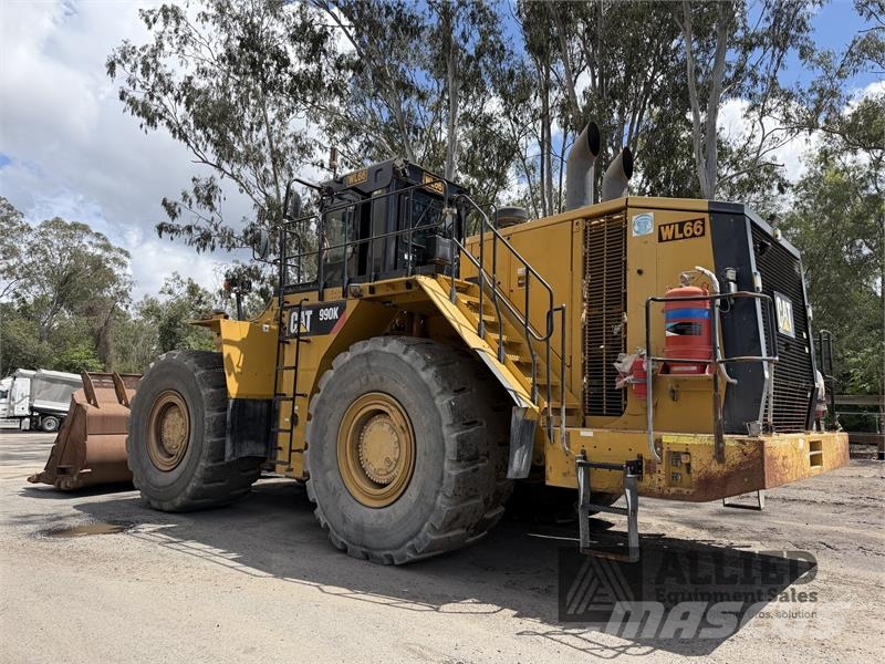 CAT 990K Kolesni nakladalci