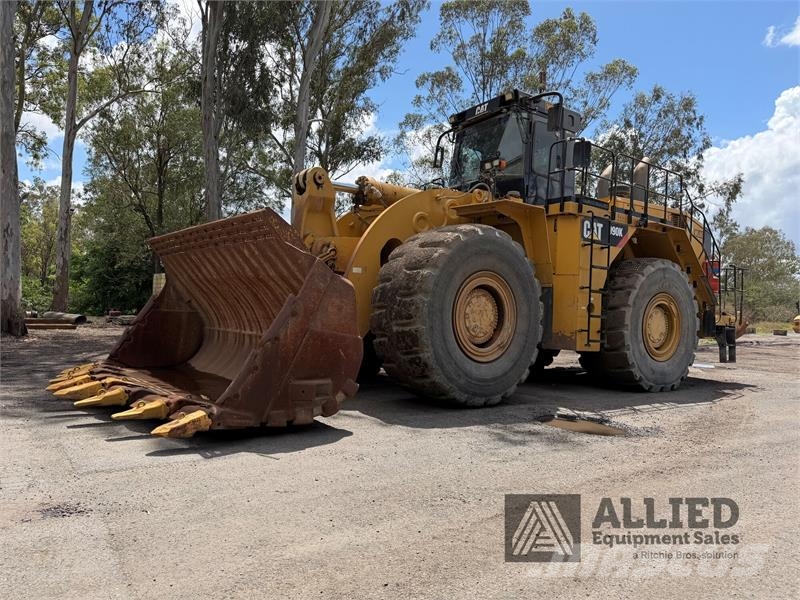 CAT 990K Kolesni nakladalci