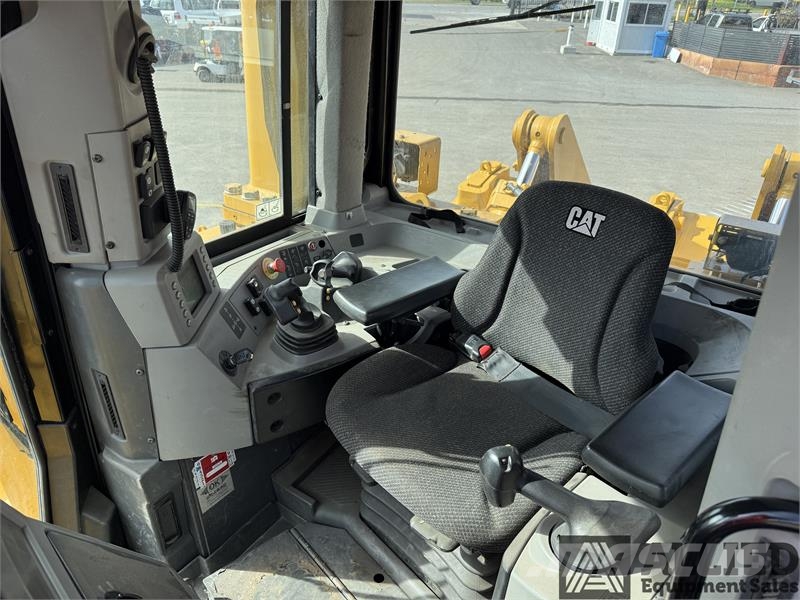 CAT D8T Гусеничные бульдозеры
