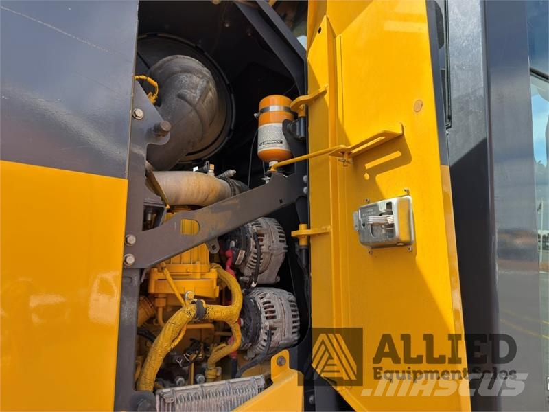 John Deere 872GP Greideriai