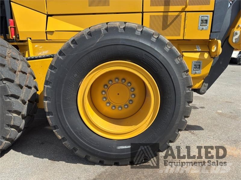 John Deere 872GP Greideriai