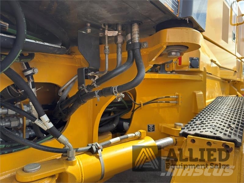 John Deere 872GP Greideriai