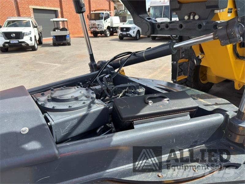 John Deere 872GP Greideriai
