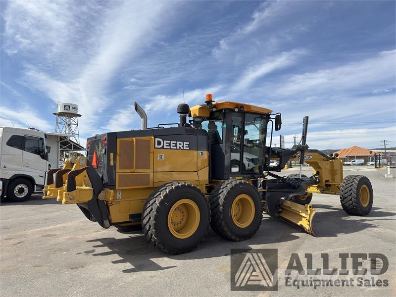 John Deere 872GP Greideriai