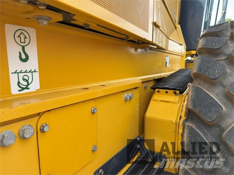 John Deere 872GP Greideriai